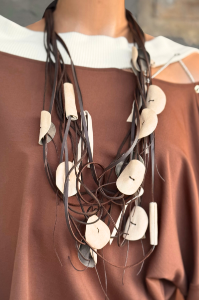 Lamante Tasarım Deri Süet Kolye -  Kahve Bej