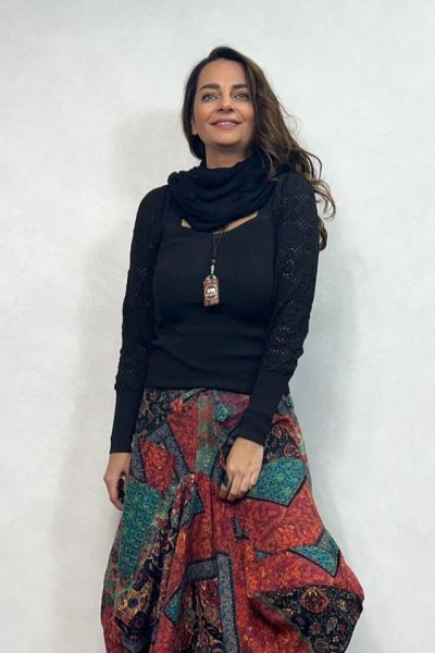 File Kol Detaylı Kalp Yaka Fit Bluz- Siyah