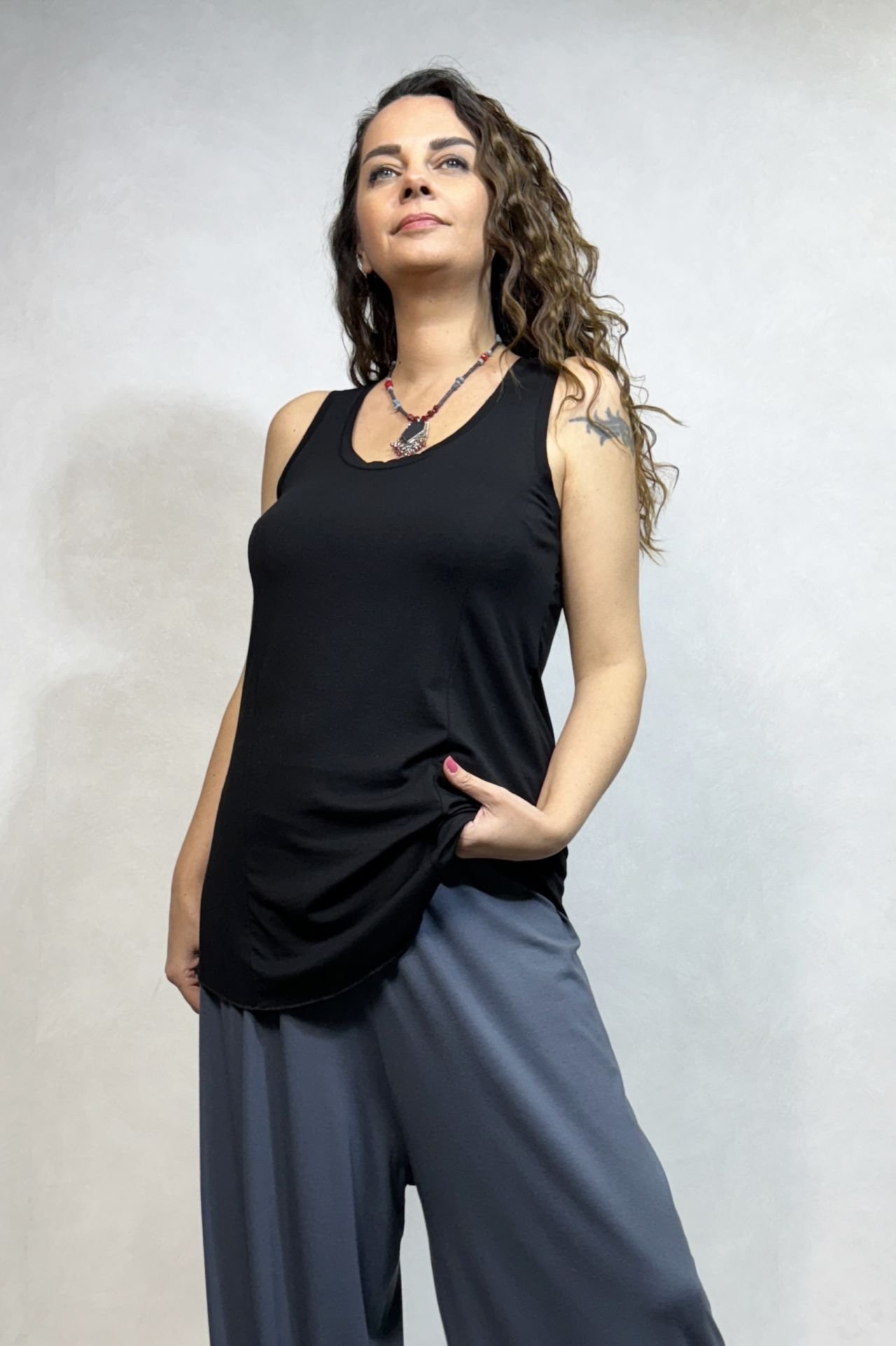 Sasha Kolsuz Salaş Atlet - Siyah