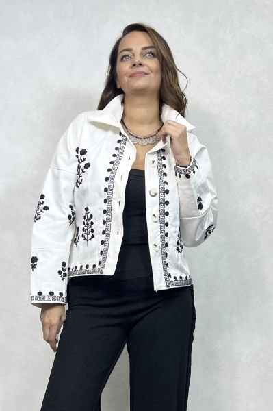 Geniş Yaka İşlemeli Ceket - Beyaz