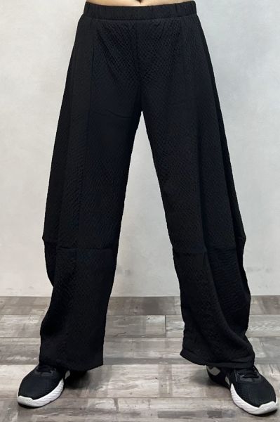 Paça Detaylı Gofre Pantolon - Siyah