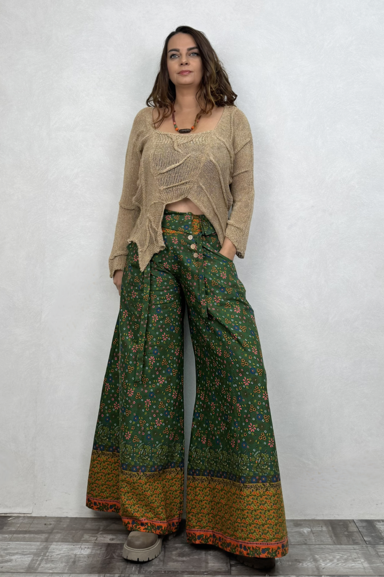 Düşük Bel Düğmeli Bol Paça Pantolon - Çigan