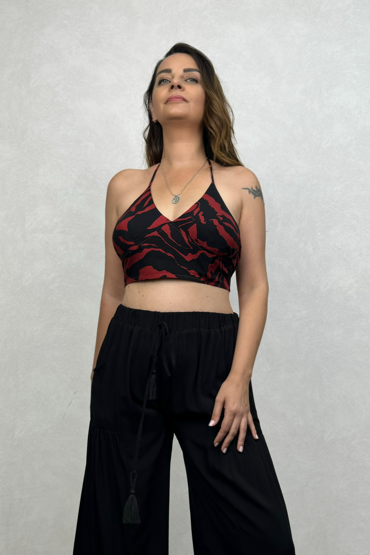Boyundan Bağlamalı Kuplu Crop Bluz - Kırmızı Zebra