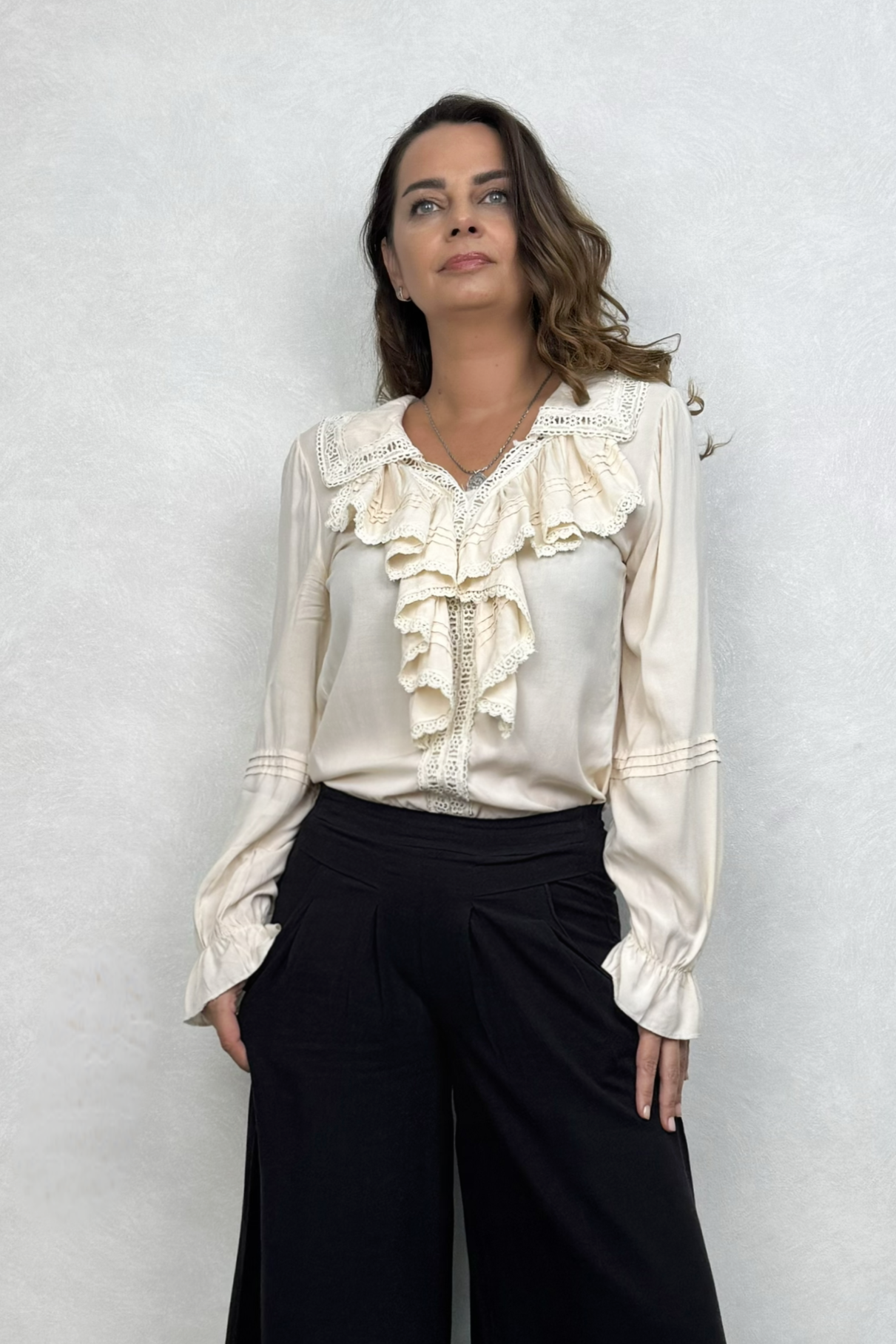 Fırfırlı Bohem Bluz Krem