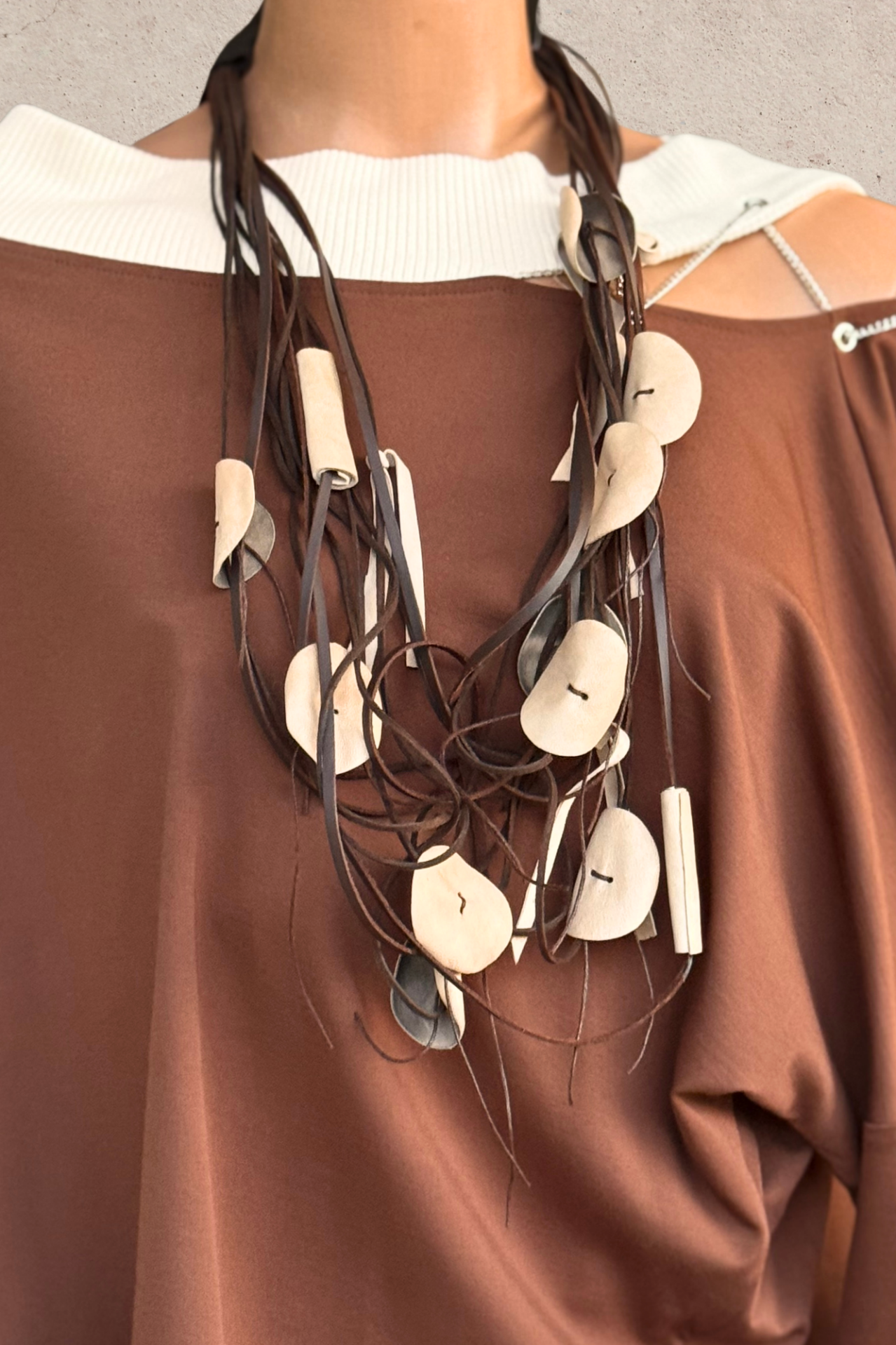 Lamante Tasarım Deri Süet Kolye -  Kahve Bej