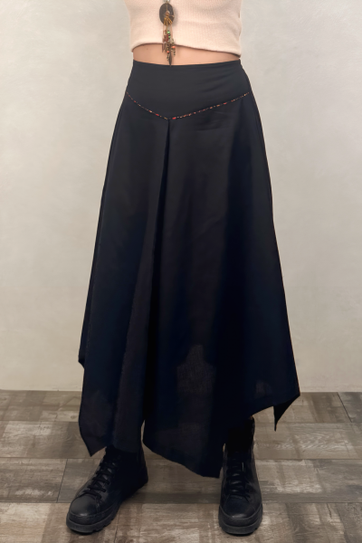 Biye Detaylı Asimetrik Kesimli Etek Siyah